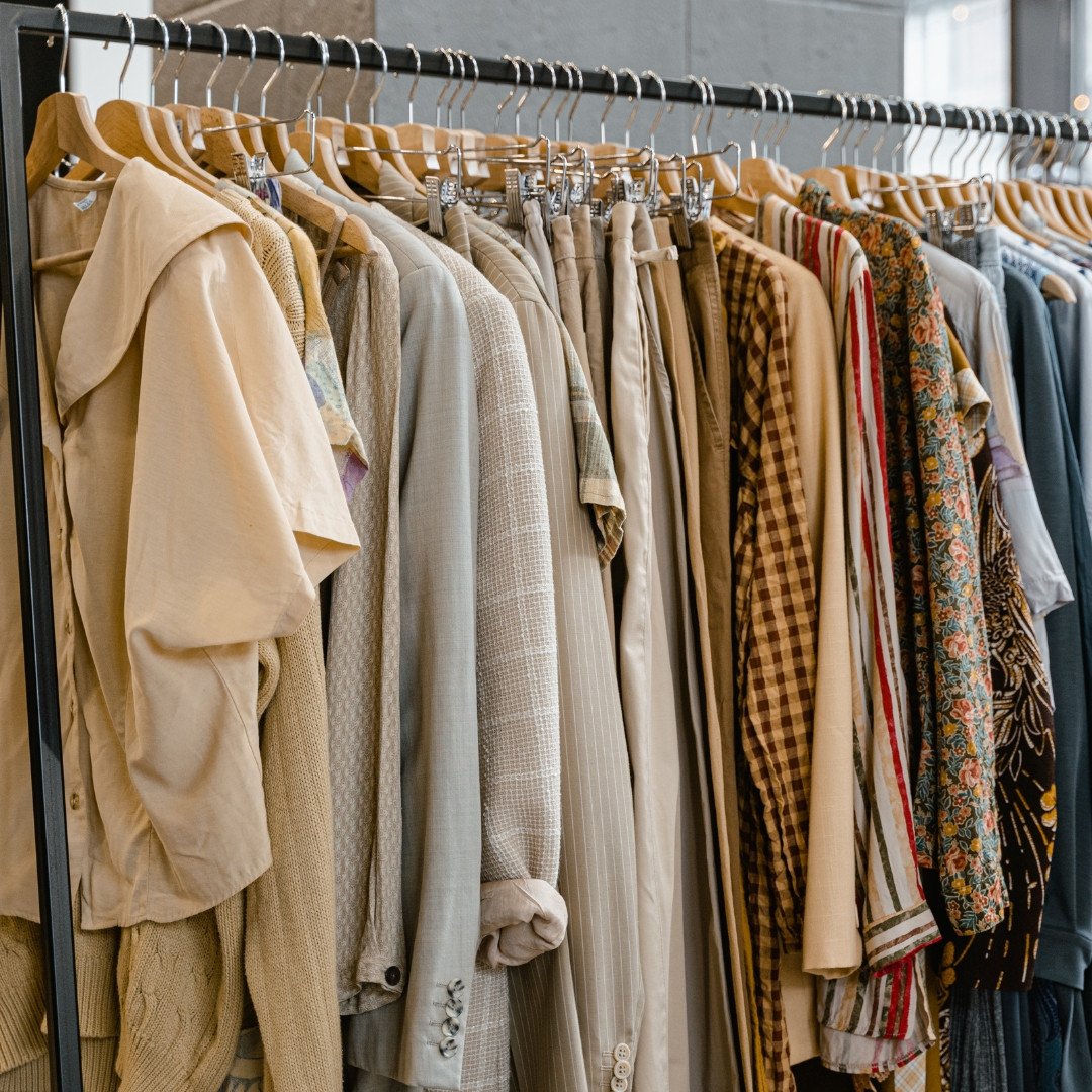 الملابس والمنسوجات